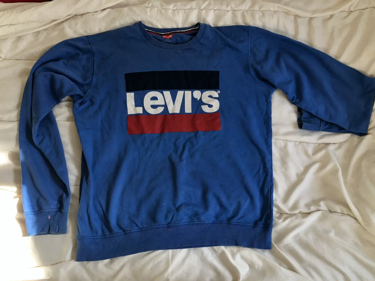 Buzo Levi's - imagen 1