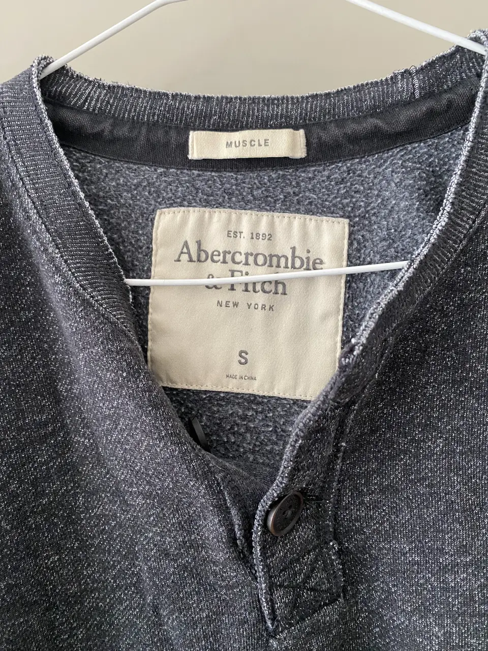 Buzo Abercrombie & Fitch - Vista 2