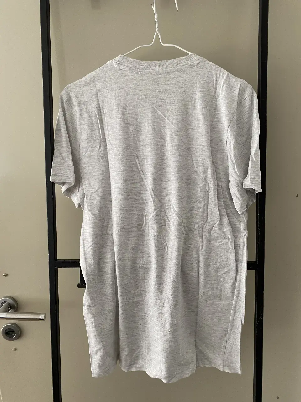 Remera H&M - Vista 3