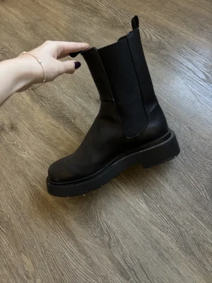 H&M