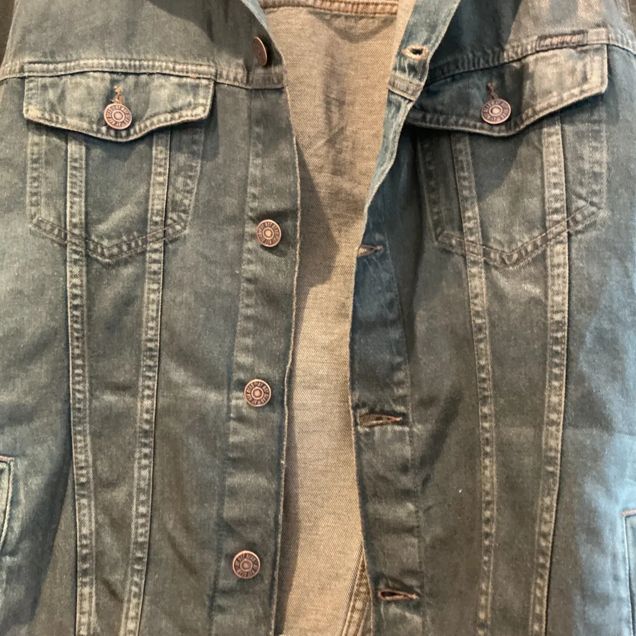 Campera Ay Not Dead - imagen 2