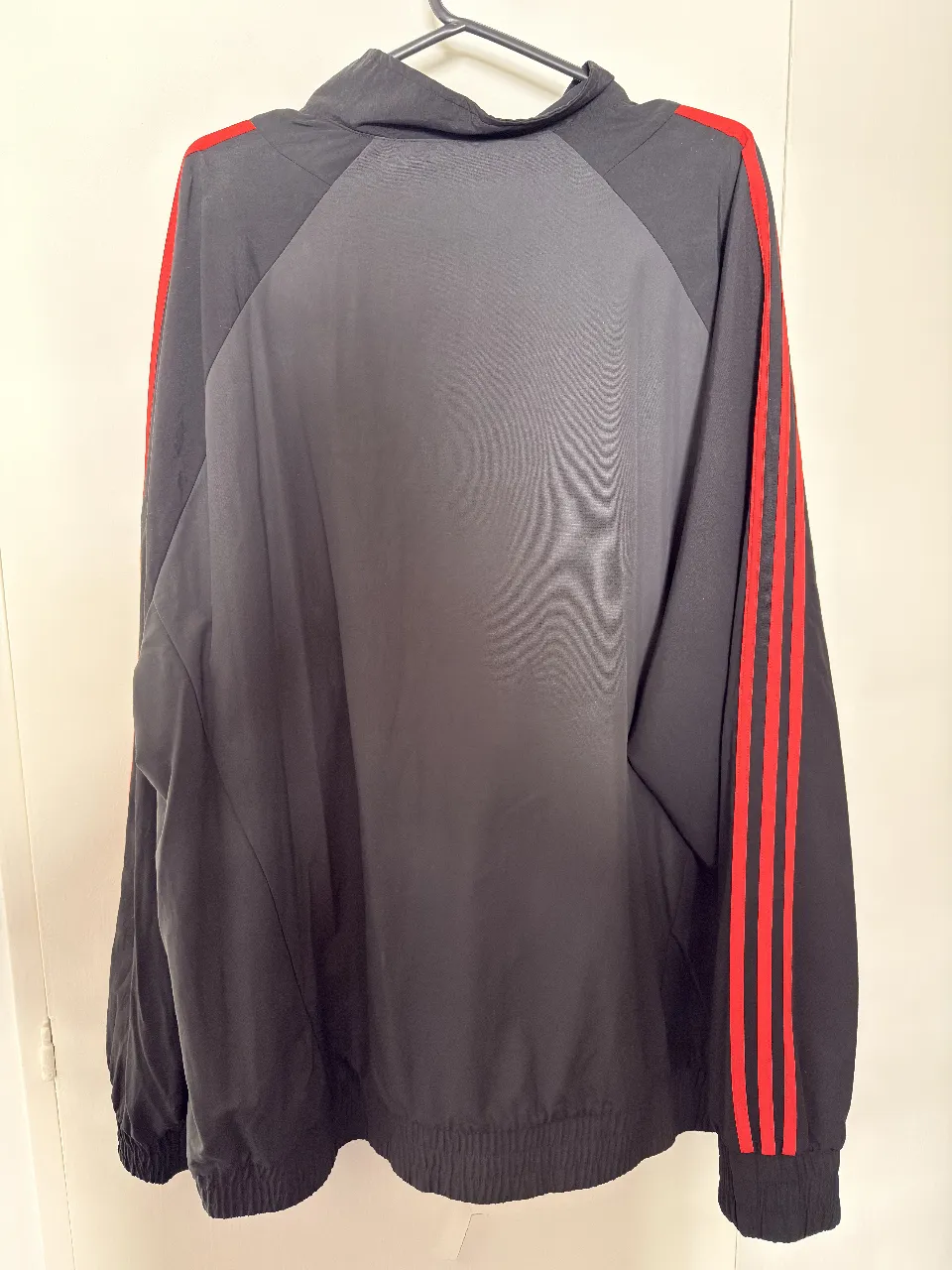 Buzo adidas - Vista 2
