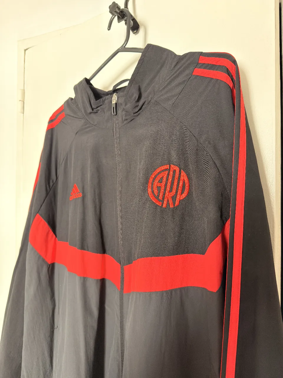 Buzo adidas - Vista 3