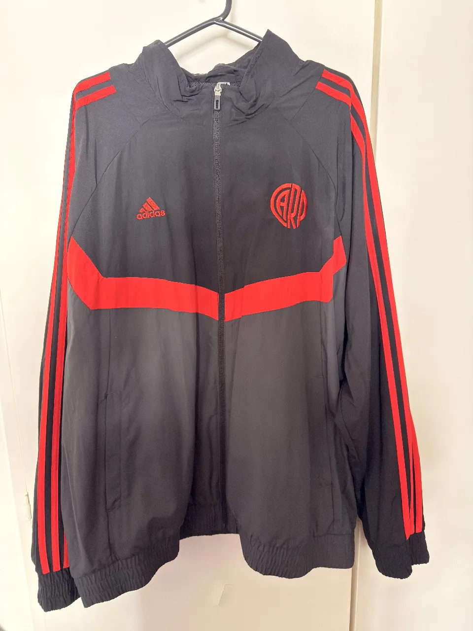 Buzo adidas