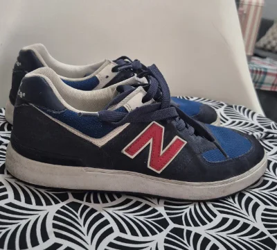 New Balance · Talle AR 42