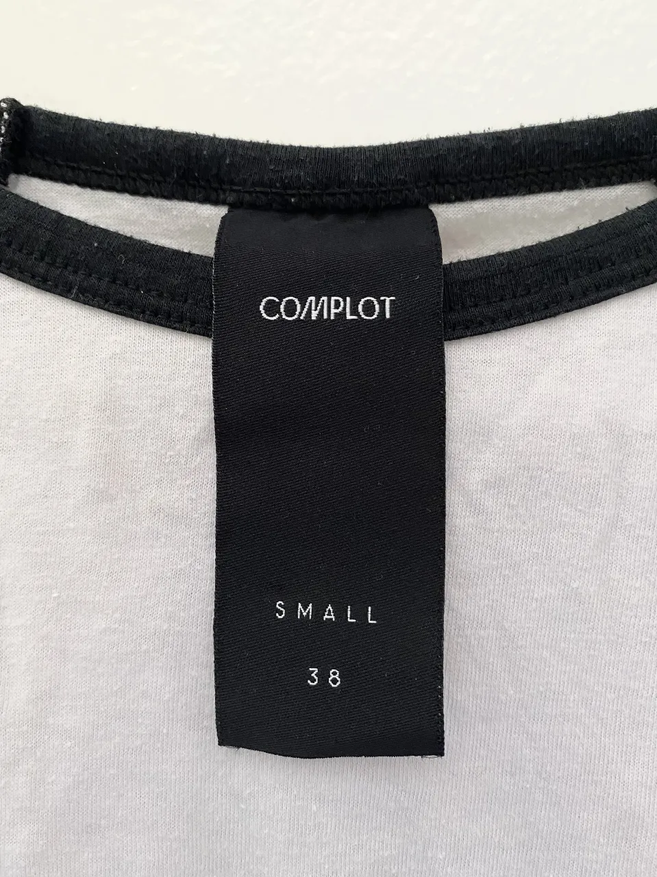 Remera Complot - imagen 3