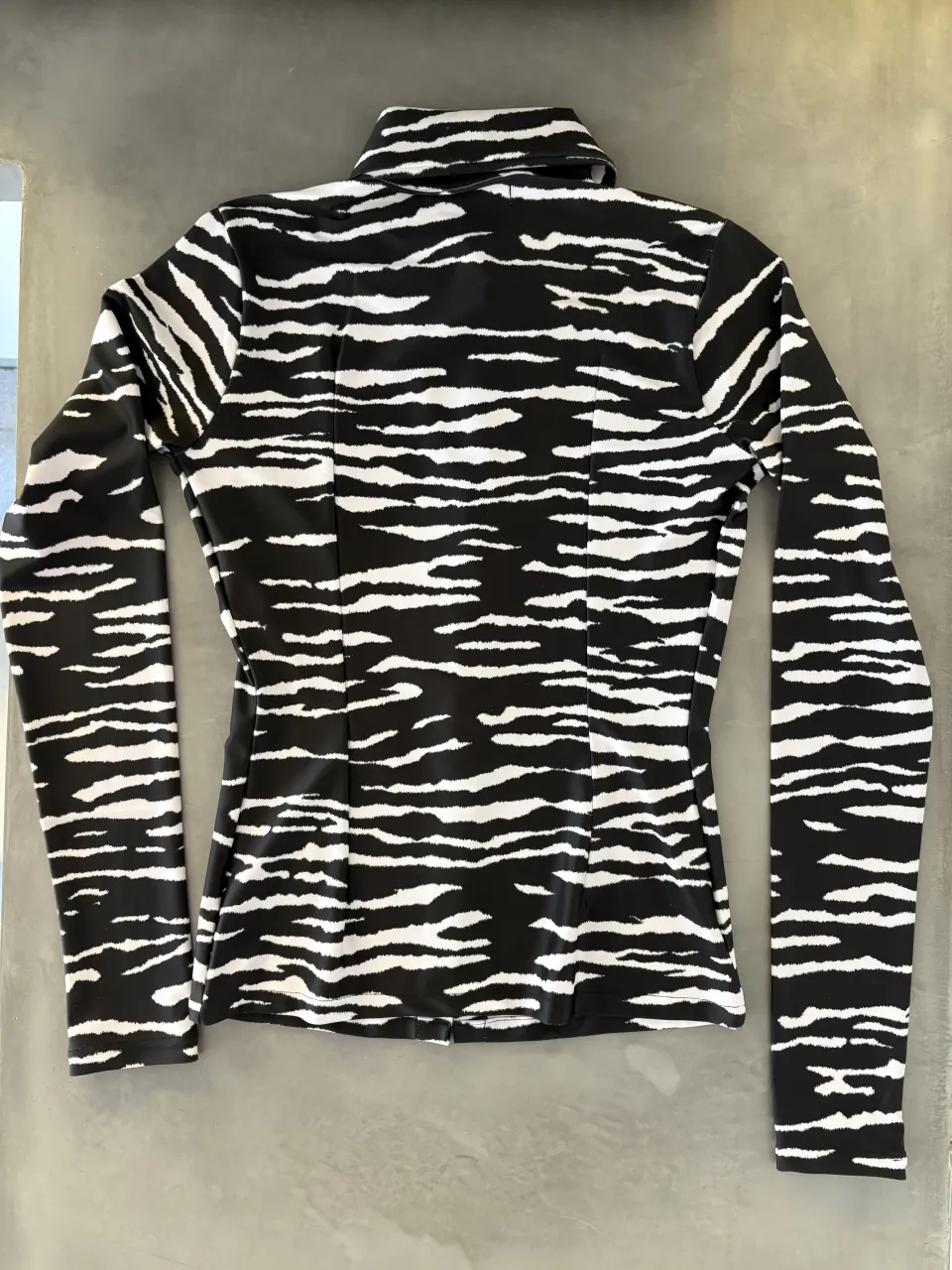 Camisa Ay Not Dead - Vista 2