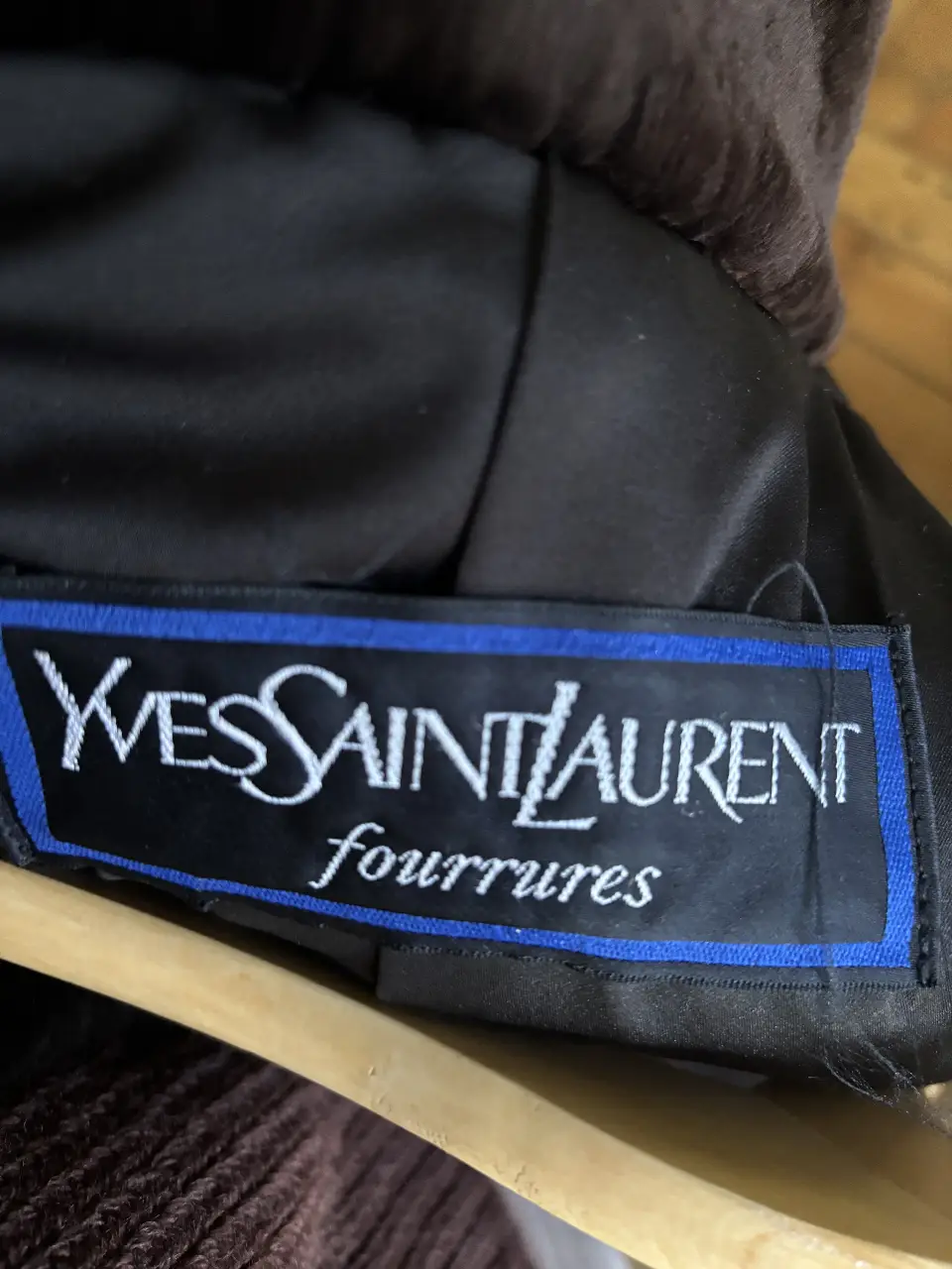 Tapado Yves Saint Laurent - imagen 2