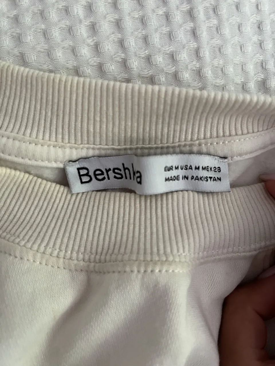 Buzo Bershka miniatura 2