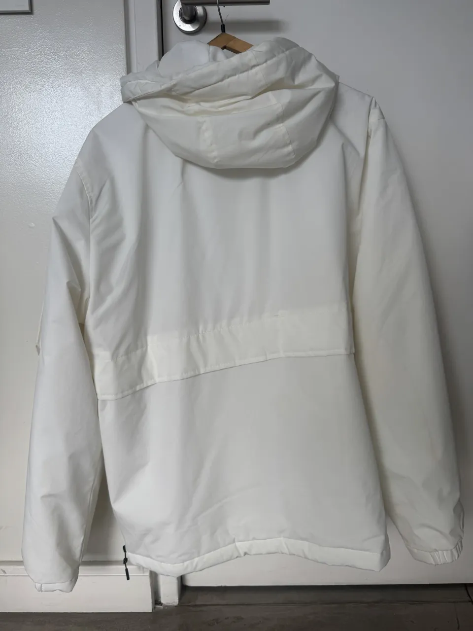 Campera Bershka - Vista 3