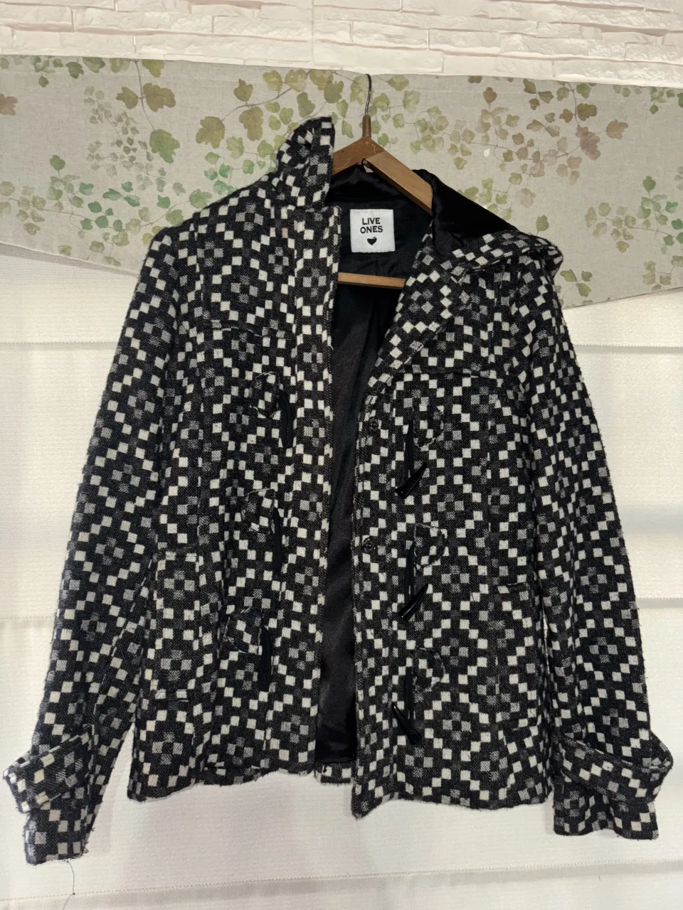 Campera A ≠ - imagen 1