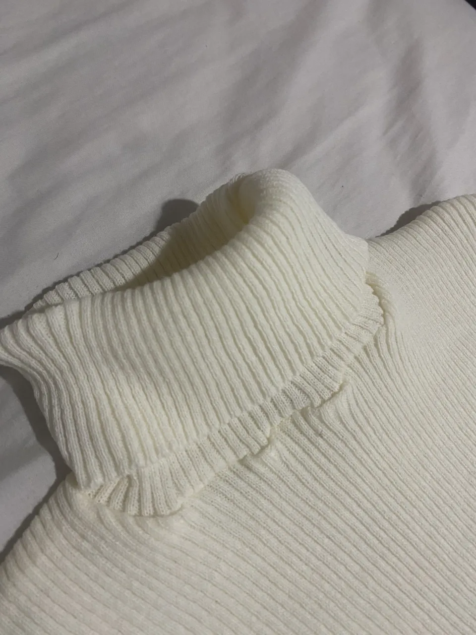 Remera A ≠ - Vista 3