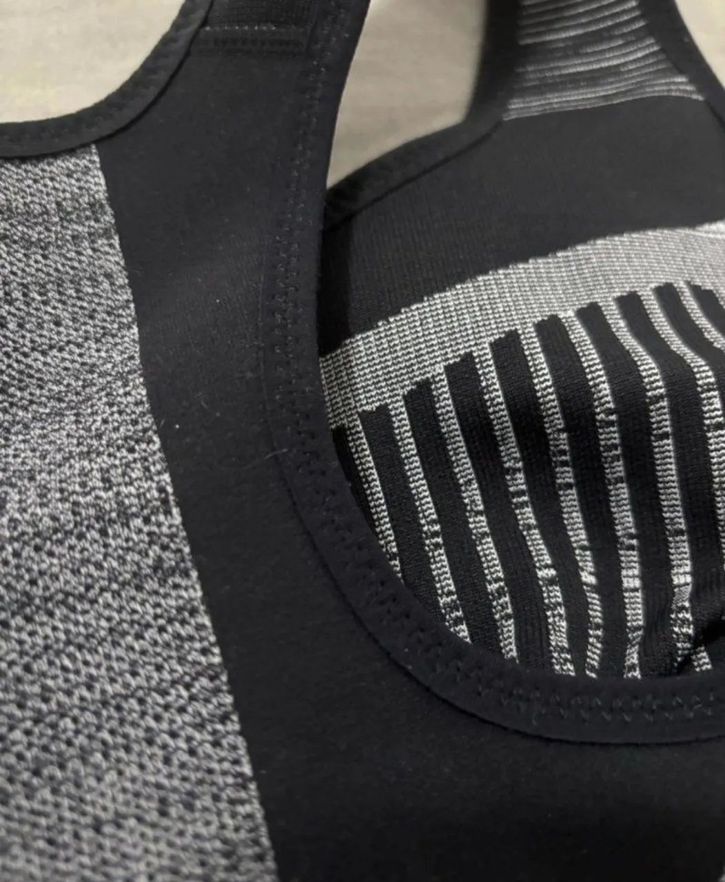 Top Nike - imagen 3