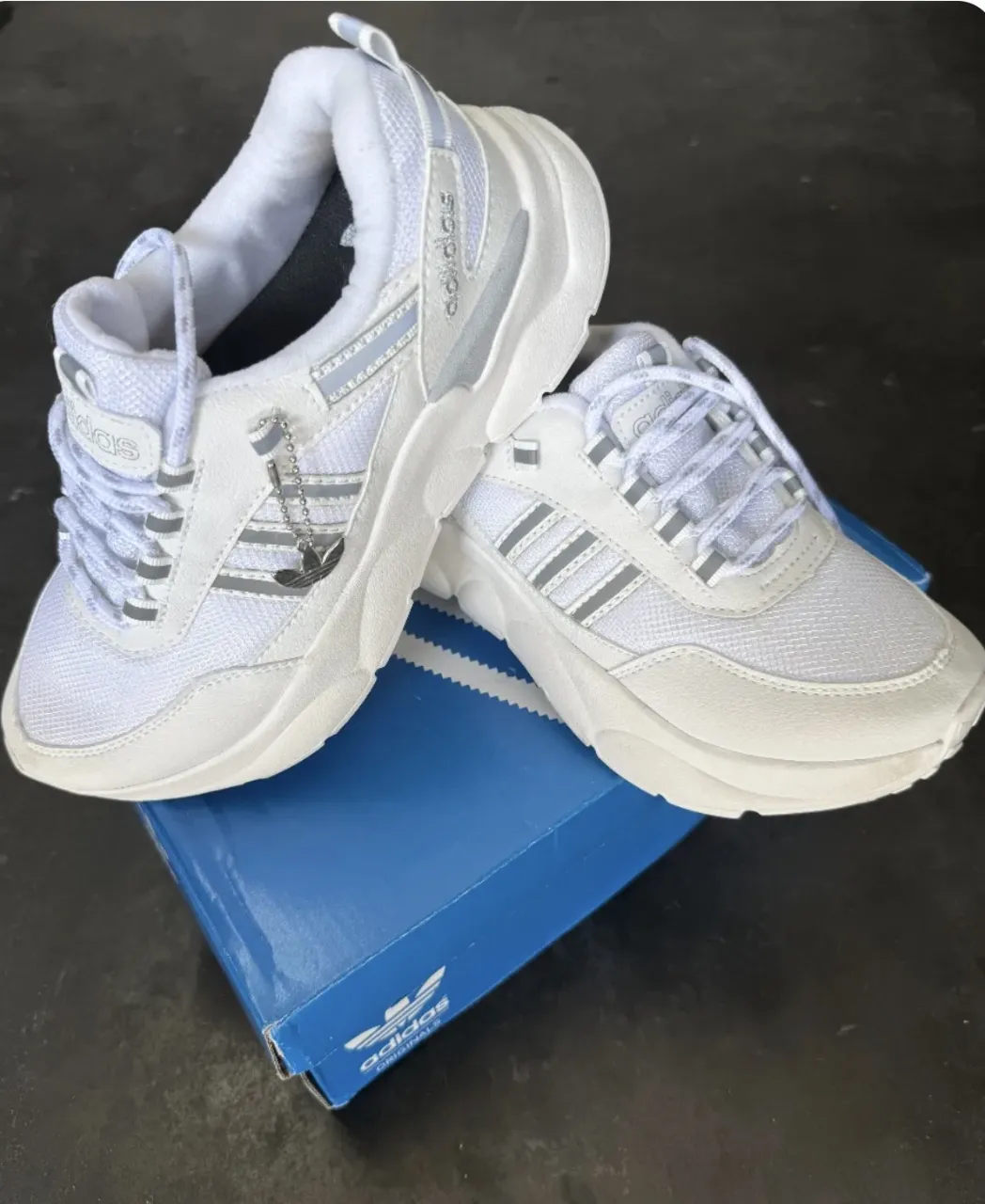 Zapatillas adidas - imagen 3