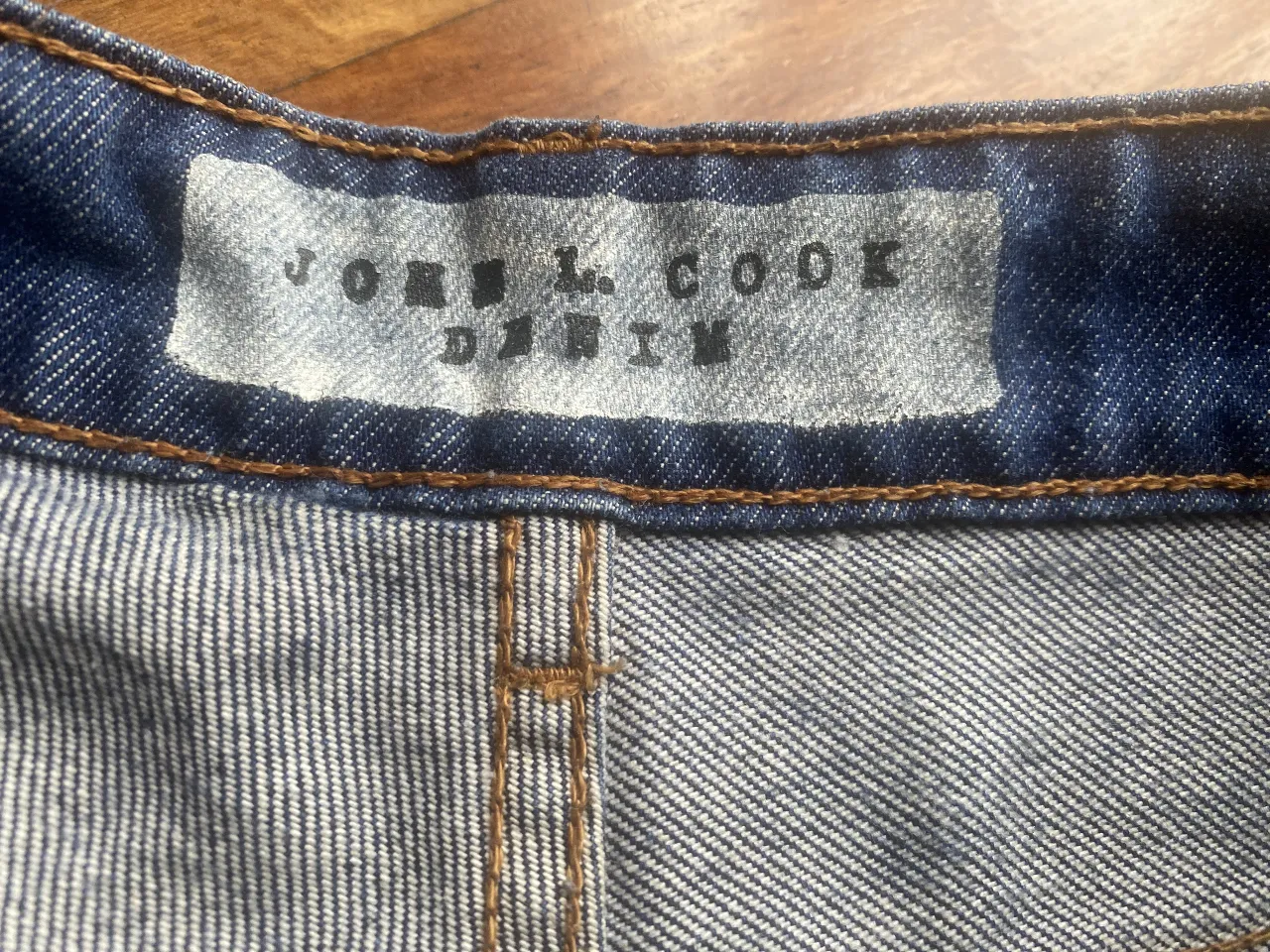 Short JOHN L. COOK - imagen 4