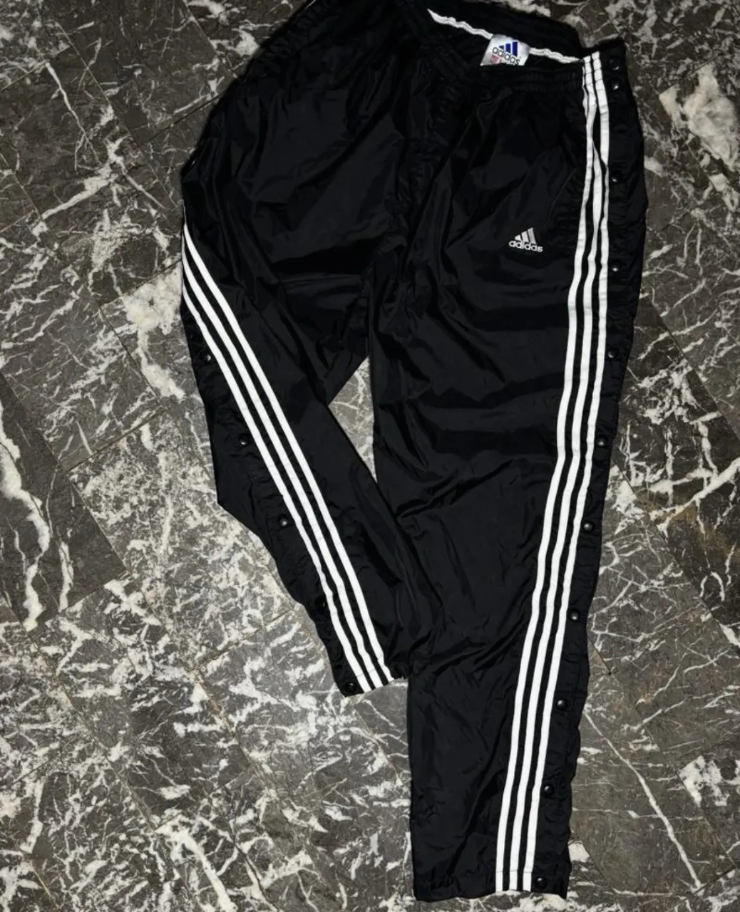 Pantalón adidas - imagen 1