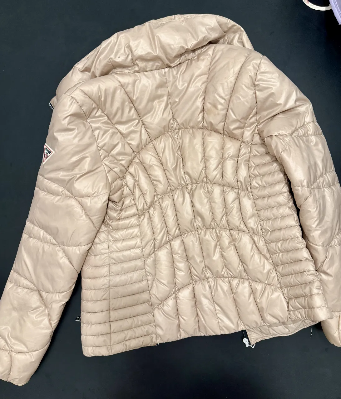 Campera GUESS - Vista 3