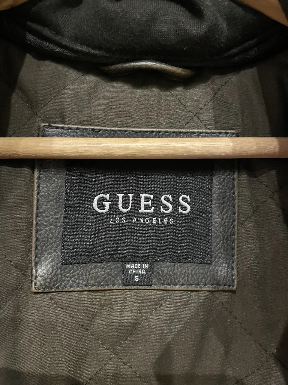 Campera GUESS - imagen 3