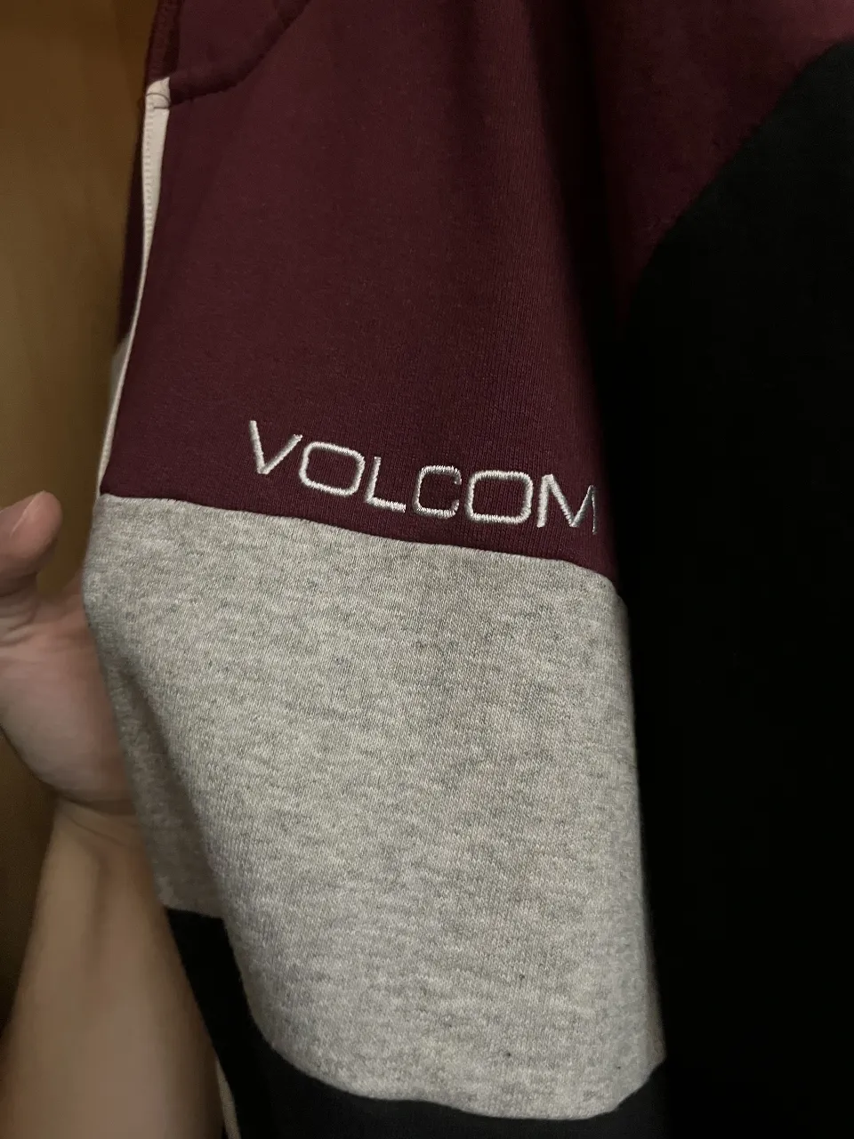 Buzo Volcom - imagen 4