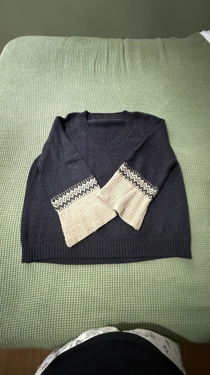 Sweater A ≠ - imagen 1