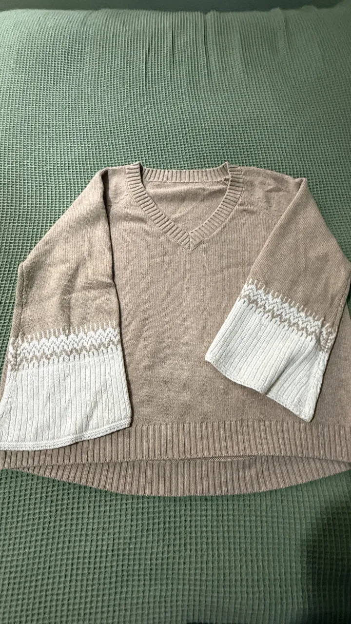 Sweater A ≠ - Vista 2