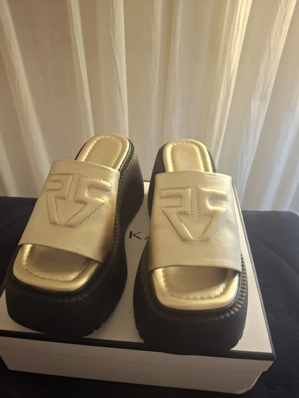 Zuecos Ricky Sarkany - imagen 1