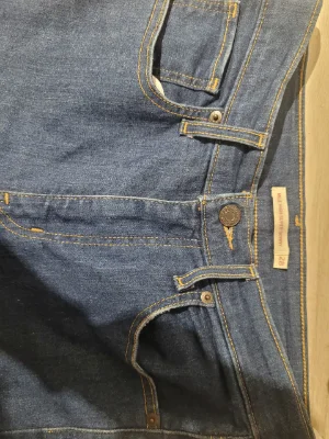 Levi's