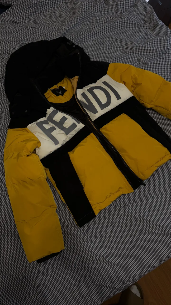 Campera Fendi - imagen 1