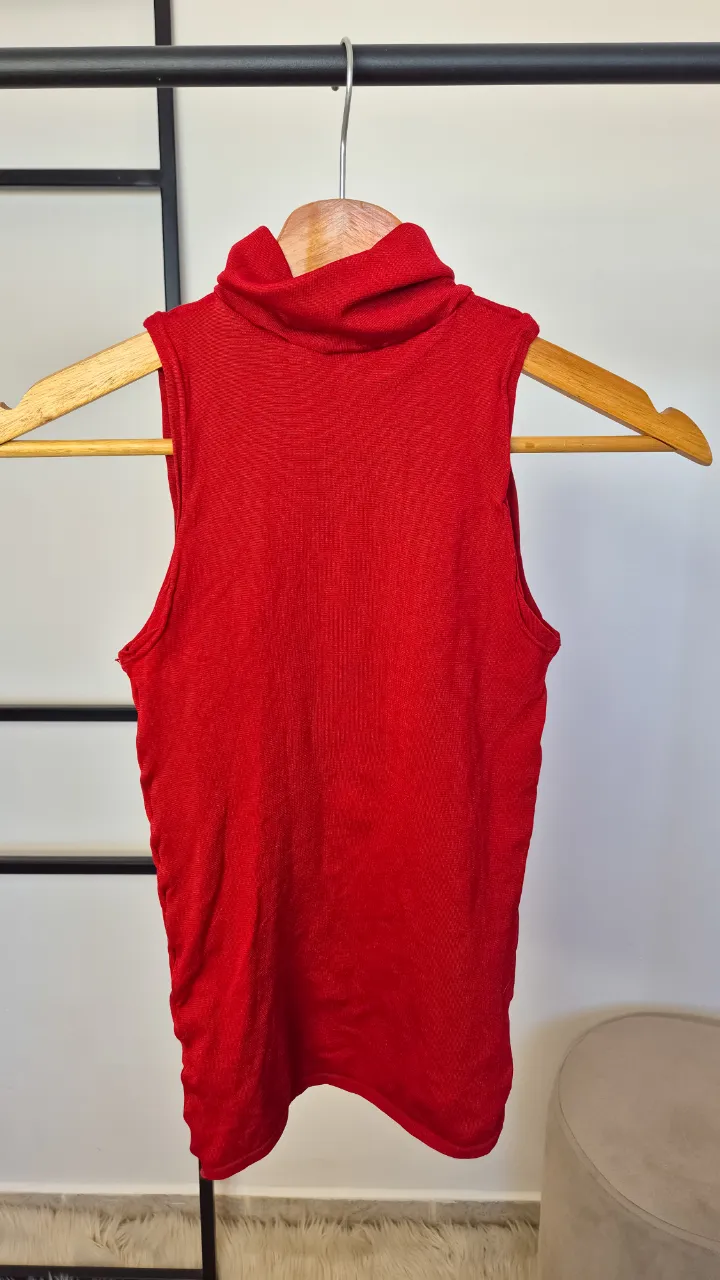 Musculosa elastizada.
Muy buen estado.
Talle único.
Axilas 28 cm
Largo 52 cm