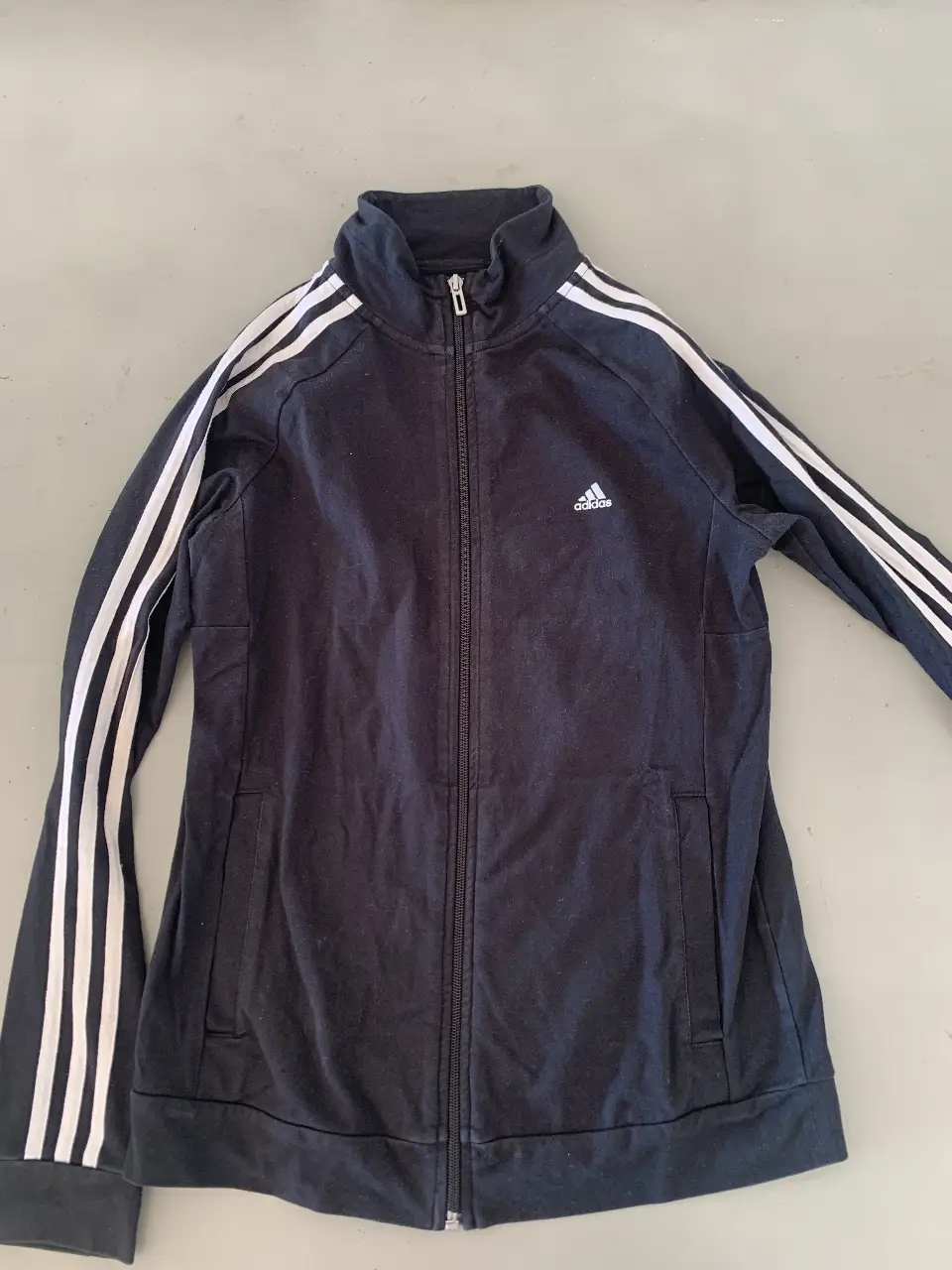 Buzo adidas
