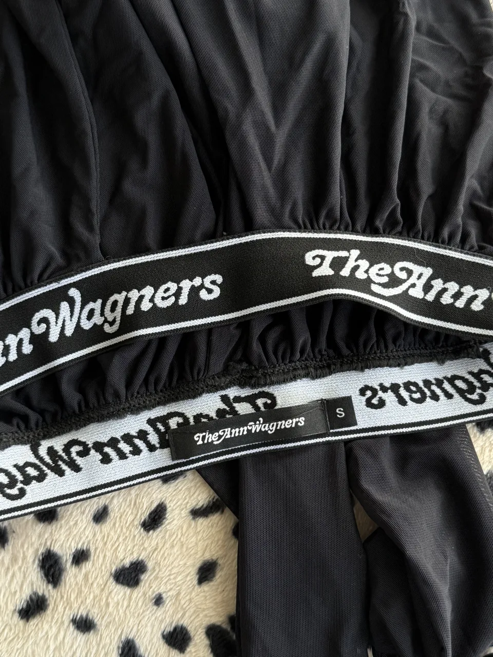 Top The Ann Wagners - imagen 2