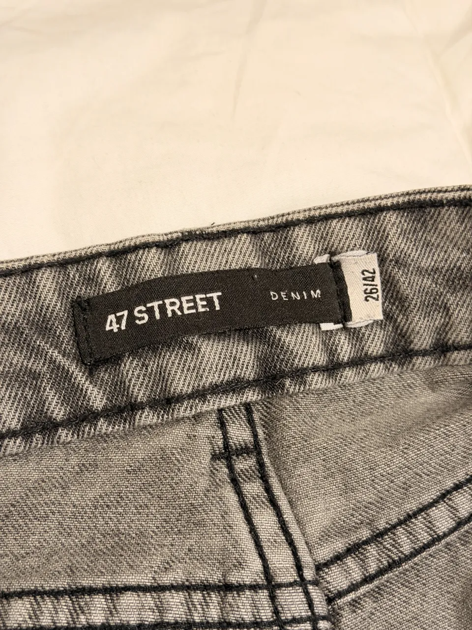 Short 47 Street - imagen 5