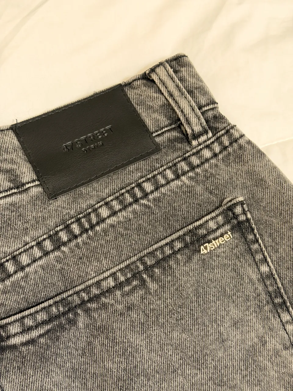Short 47 Street - imagen 4