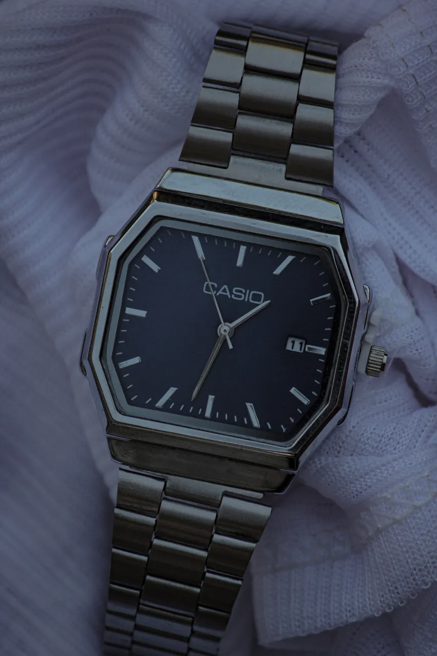 Reloj A ≠ - Vista 2