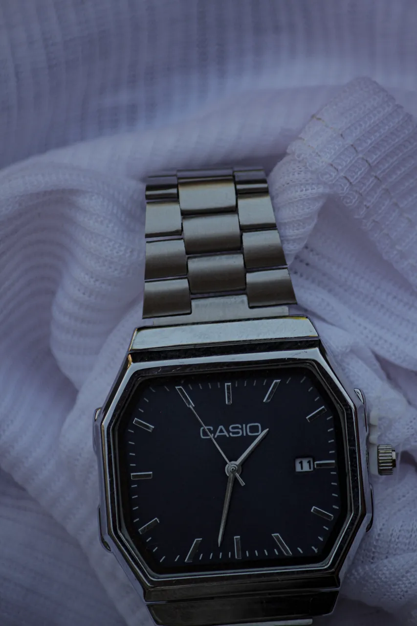 Reloj A ≠ - Vista 5