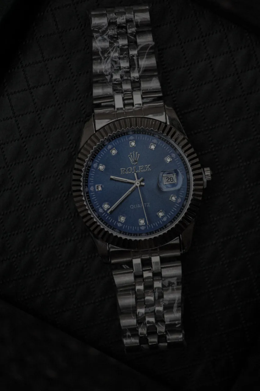 Reloj A ≠ - imagen 1