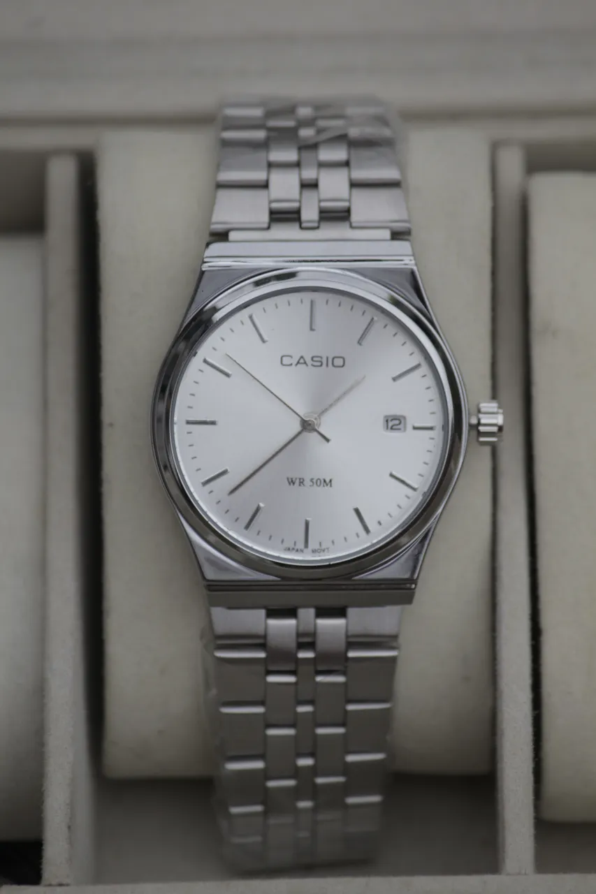 Reloj A ≠ - Vista 2