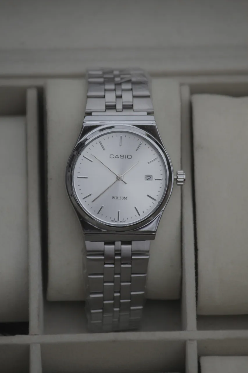 Reloj A ≠ - Vista 4