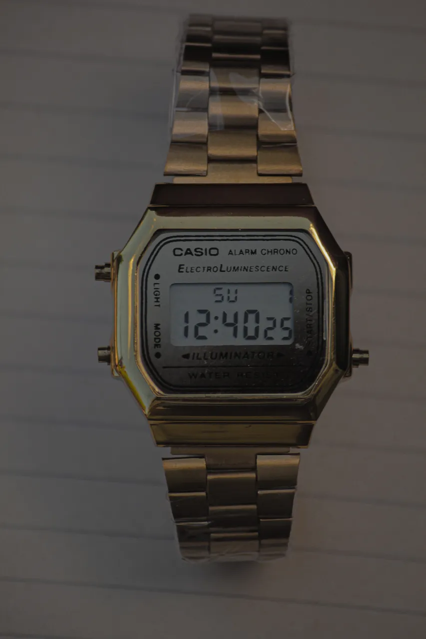 Reloj A ≠ - Vista 3