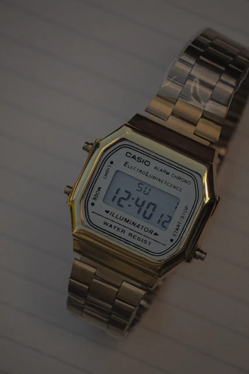 Reloj A ≠ - Vista 4