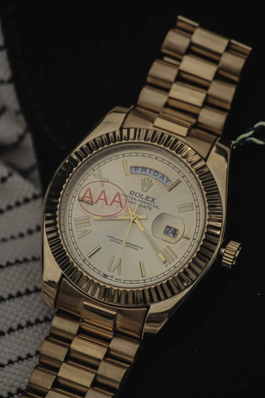 Reloj A ≠ - imagen 4