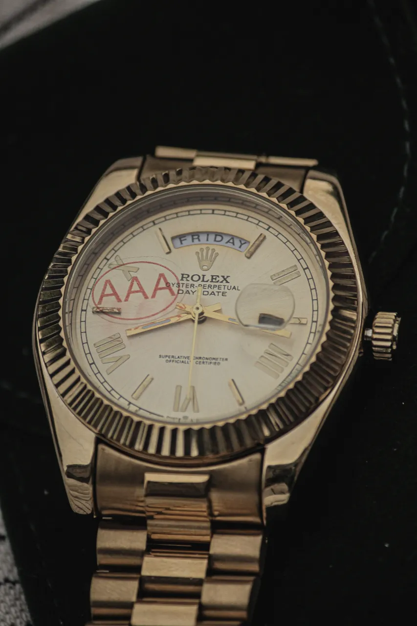 Reloj A ≠ - imagen 10