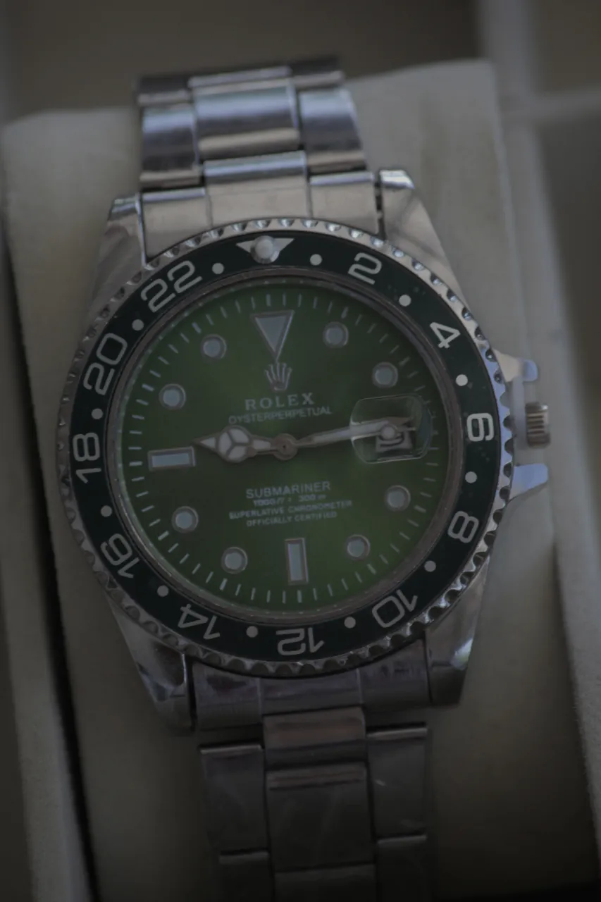 Reloj A ≠ - Vista 3