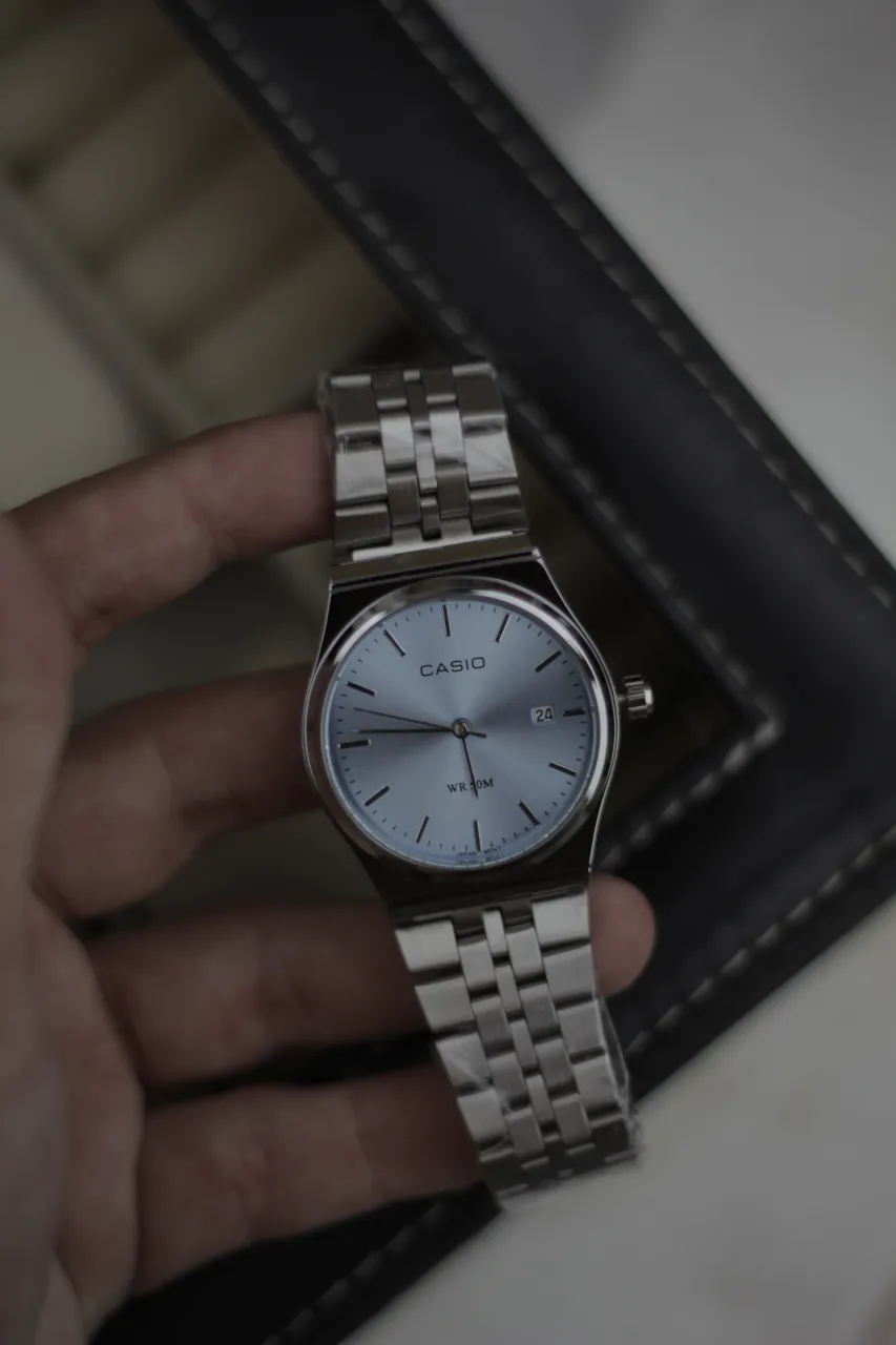 Reloj A ≠ - Vista 2