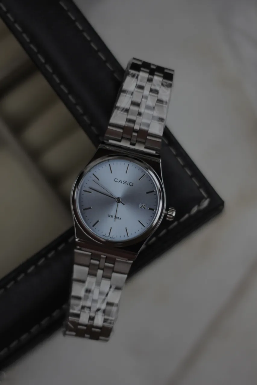 Reloj A ≠ - Vista 4