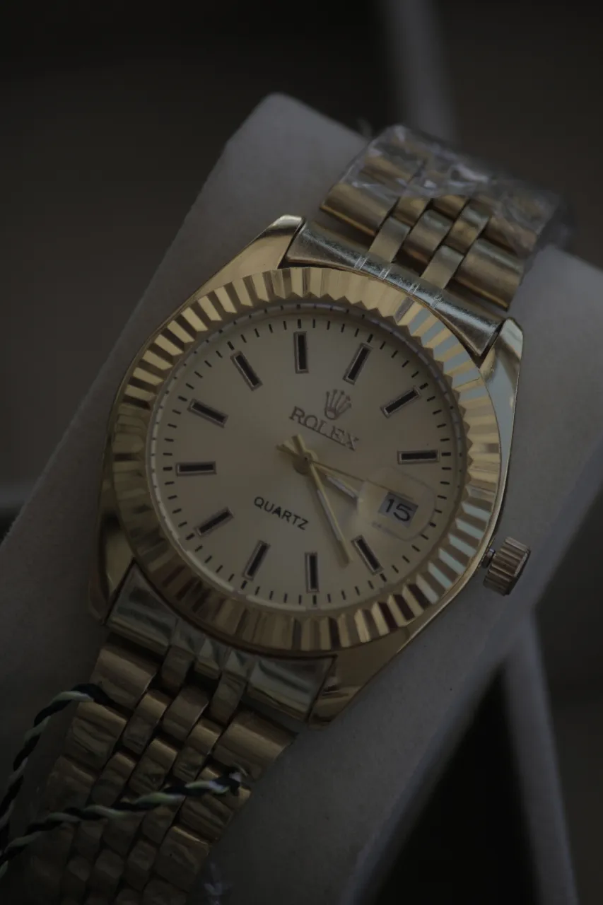 Reloj A ≠ - imagen 2