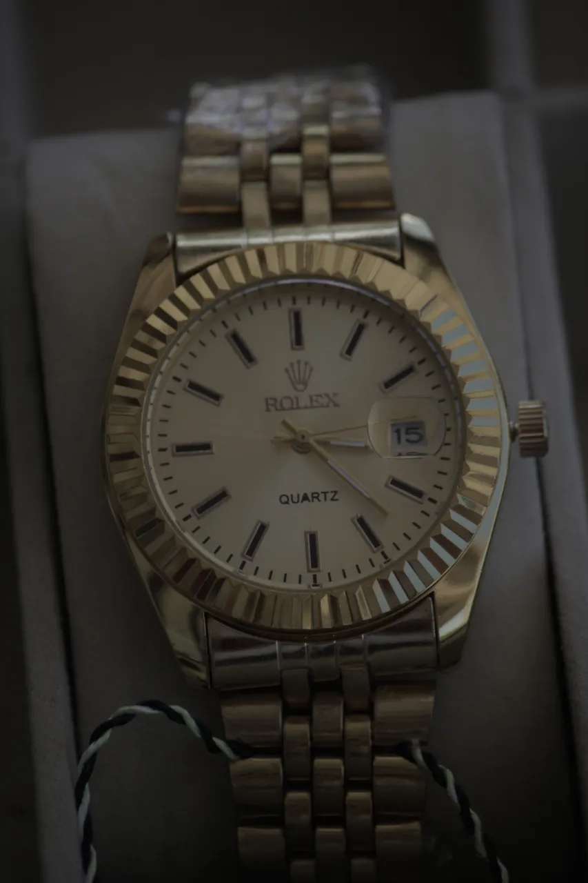 Reloj A ≠ - imagen 4
