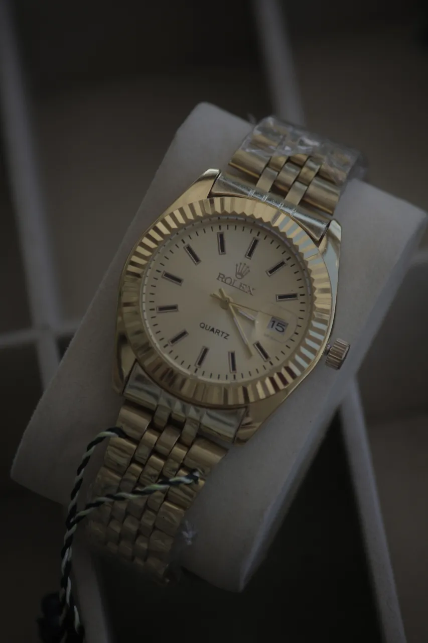 Reloj A ≠ - imagen 1