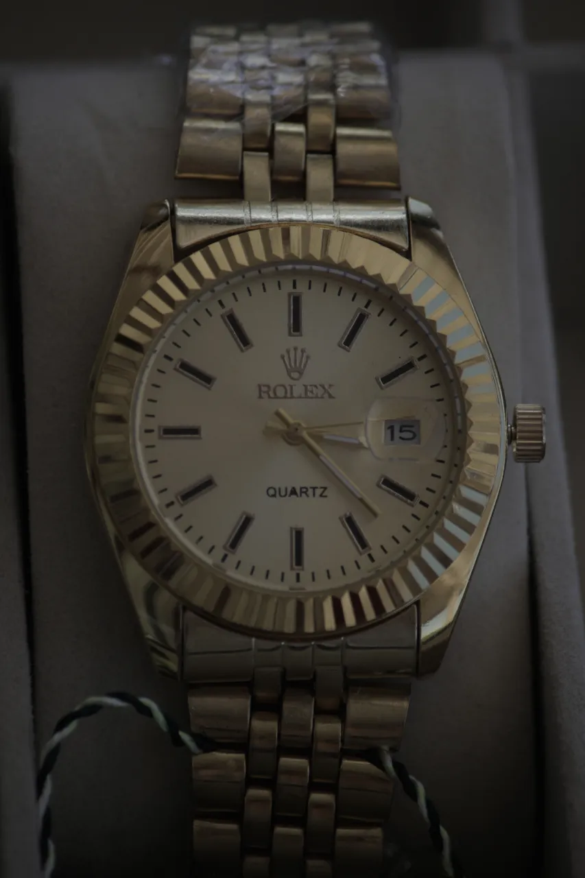 Reloj A ≠ - imagen 7