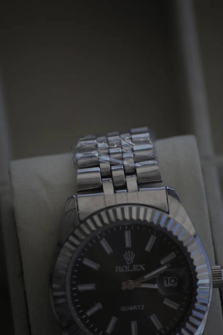 Reloj A ≠ - Vista 3